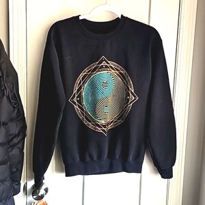 Womens Life Clothing crewneck sweatshirt sz small.